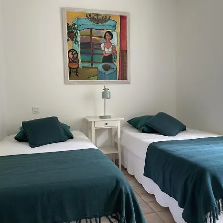 Le Chemin De Belle Fille Piscine Privative Chauffee Bed & Breakfast